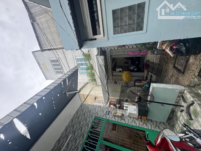 bán nhà Tôn Thất Thuyết P4 Q4 43.9m2 4 tầng chỉ 5.3 tỷ - 1
