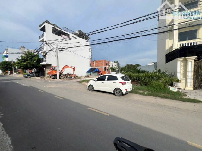 Bán lô góc mặt hẻm 301 đường Vườn Lài An Phú Đông 79m2 2 mặt tiền hẻm tiện xây ở và KD - 1