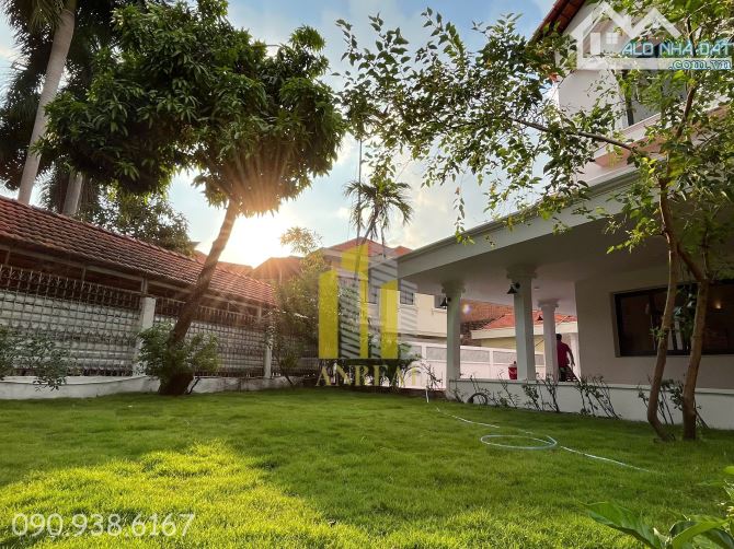 BIỆT THỰ VƯỜN KHU THẢO ĐIỀN - BẢO VỆ 24/24 GIÁ 4200 USD - 1