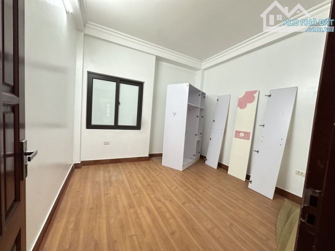 Bán nhà Đỗ Nhuận, 36m x 5 tầng, nhà đẹp ở ngay, ô tô vào cửa, ngõ thông, gần công viên - 1