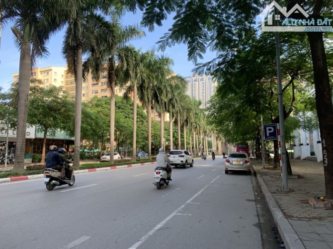 Bán đất mặt phố Đồng Me DT 160m, MT 6.2m nở hậu giá 84 tỷ - 1