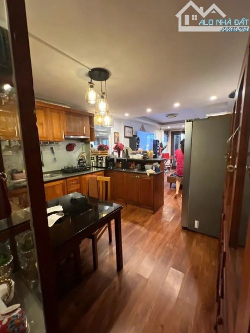 Bán nhà mặt phố Trúc Bạch 66m2 xây 5 tầng cực đẹp View Hồ dòng tiền 70tr/tháng - 1