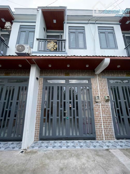 Siêu phẩm nhà trệt 1 lầu DT 3.8x12, 2 PN, Trần Văn Mười Hóc Môn - 1