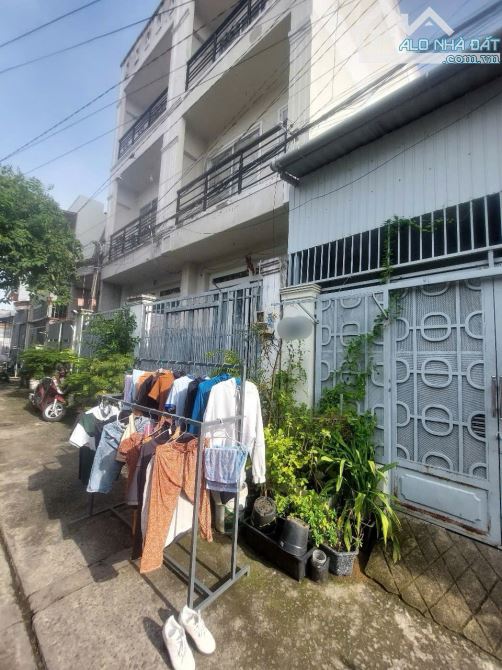 Nhà 3 Tầng gồm 2 căn riêng biệt, hẻm 1/ Nguyễn Ảnh Thủ giá 6 tỷ TL : - 1