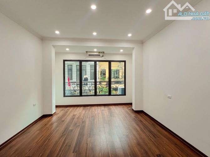 Hoàng Văn Thái_ Ô tô tránh – gara – thang máy – hàng xóm văn minh. Giá trị xứng tầm - 1