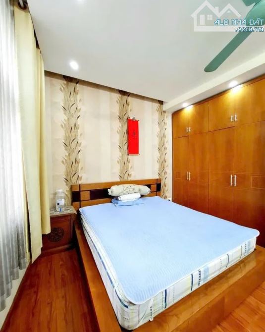 Bán Nhà Cách Mạng Tháng Tám, Quận 10: 4 Tầng, Ngang 5.1M, Nở Hậu Tài Lộc, Chỉ 10 Tỷ! - 1
