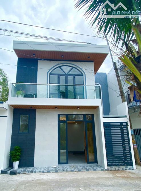 MUA 1 ĐƯỢC 2 - Bán nhà TRỆT LẦU MỚI ĐẸP LỘ Ô TÔ CPXD - 1