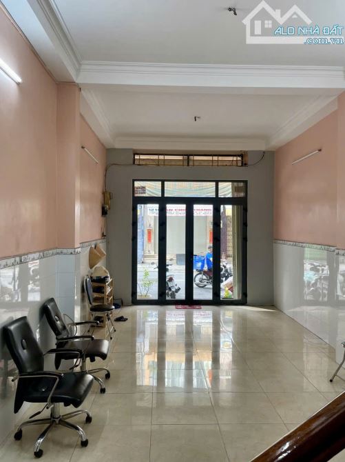 Cần tiền, bán gấp nhà mặt tiền 4 tầng ngay chợ Phụ Tùng xe Tân Thành, Quận 5 - 1