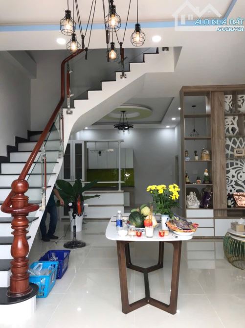 Bán nhà 1 trệt 1 lầu hẻm thông xe hơi đường 385 Lê Văn Việt giá 6,5 tỷ/ 61m2 - 1