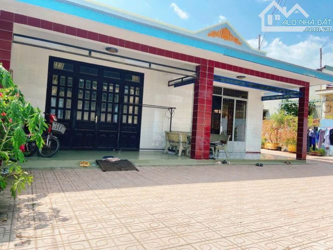 BÁN ĐẤT TẶNG NHÀ C4 – 440M², NGANG 16M - FULL THỔ CƯ – LONG THẠNH MỸ - 1