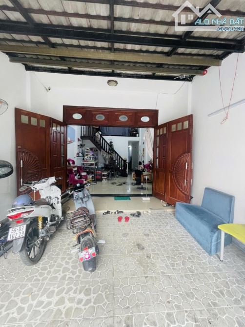 BÁN NHÀ MẶT TIỂN HUỲNH THỊ HAI Q12 - 2 TẦNG 102M2 - 6.35 TỶ. - 1