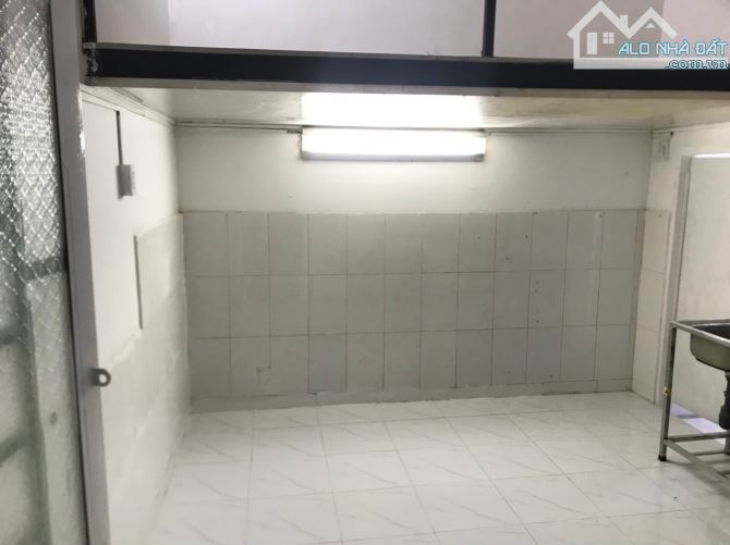 NHÀ BÁN HTP - DÒNG TIỀN THUÊ 12 TRIỆU/THÁNG - CŨ TIỆN XÂY MỚI - 1
