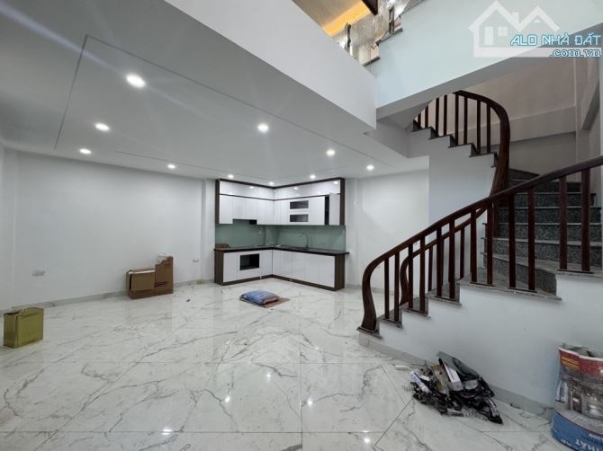 Bán nhà 40m-5 tầng Quỳnh Đô Vĩnh Quỳnh chỉ hơn 4 tỷ - 1