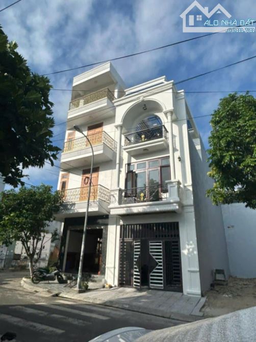 MỘT VỊ TRÍ SÁT SÔNG, ĐƯỜNG ĐI SÂN BAY, TRƯỜNG CHÍNH TRỊ, ĐẤT TĐC AN TOÀN, DƯỚI 7 TỶ RHIẾM - 1