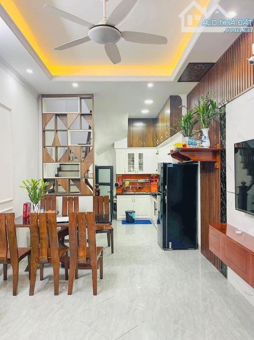 🏠 Đỗ Nhuận, sát CV Hoà Bình, 38m2 nhỉnh 7 tỷ, ngõ thông, ô tô, an sinh tuyệt vời - 1