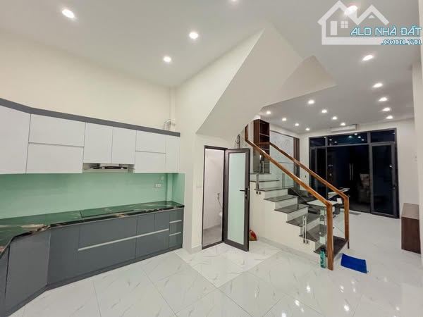 PHỐ ĐỘI NHÂN BA ĐÌNH 20 TỶ DT 50M MT 5M 10T MẶT NGÕ Ô TÔ TRÁNH VỈA HÈ - 1