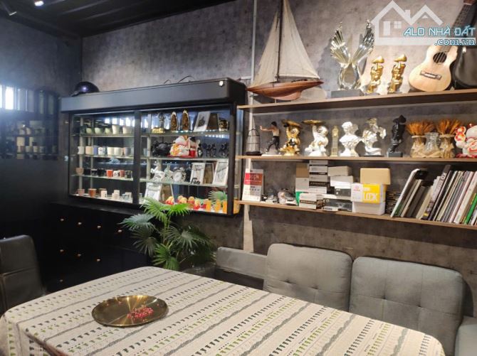 Nhà bán mặt tiền đường Đoàn Văn Bơ Quận 4, 73m2 cho thuê kinh doanh tốt - 1