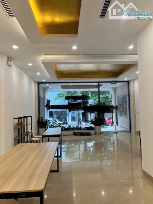 Cho thuê nhà mặt phố Tôn Đức Thắng, DT 120m2x2 tầng, MT 6.7m, Giá 70tr - 1