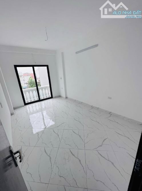 Tri ân các bác căn nhà 4,5 tầng tại đường Hậu Ái Vân Canh giá ưu ái chỉ với 5,19 tỉ - 1