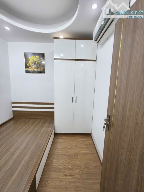 Cần bán căn hộ CCMN 2 ngủ Khương Đình, Thanh xuân nhà đẹp giá 1,795 - 1