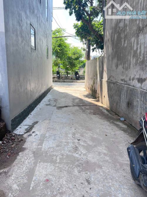 Yên Mỹ, Thanh Trì. DT: 63m, MT 4m, oto vào nhà, 2 mặt đường, giá 7.5 tỷ, gần Hồ - 1