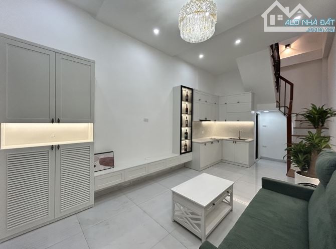 HIẾM - BÁN NHÀ PHÂN LÔ PHỐ NÚI TRÚC 30M2 - 5 TẦNG - 3.5M MẶT TIỀN - 7.4 TỶ - CỰC GẦN PHỐ - 1