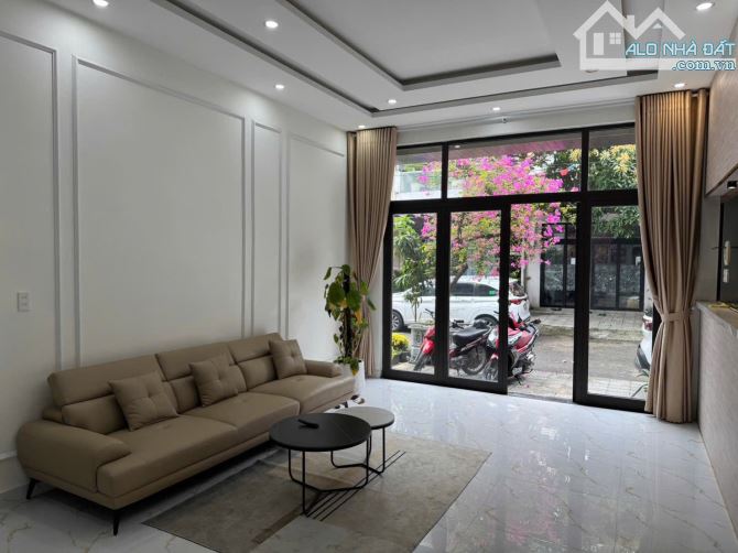 🏩 Bán nhà đẹp 4 tầng mt Nguyễn Huy Tự, 70m2, 6.x tỷ tl - 1