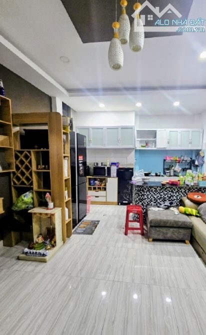Đường Nguyễn Thị Tần Quận 8 HẺM XE HƠI Ngang 5m Hậu 8m Dài 20m Chủ G.ẤP B.ÁN Nhỉnh 9 Tỷ TL - 1
