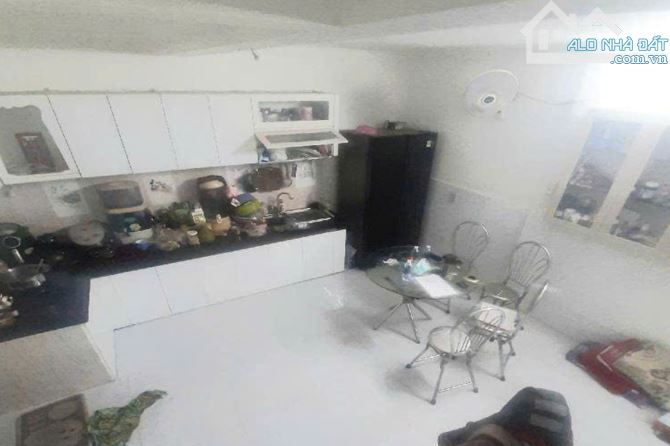 Bán nhà hẻm xe hơi, Lạc Long Quân, Tân Bình, 42 m² (4m x 11m), 2 phòng - Giá 4.2 tỷ TL - 1