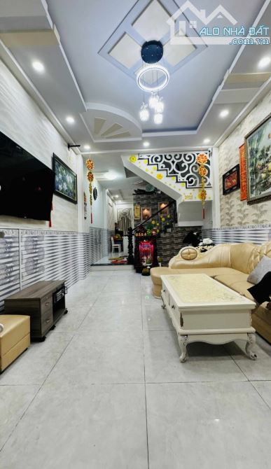 HXH Cao Lỗ, P.4, Q.8, DT: 4 X 16m, hai lầu mới đẹp, giá 8 tỷ 7. - 1