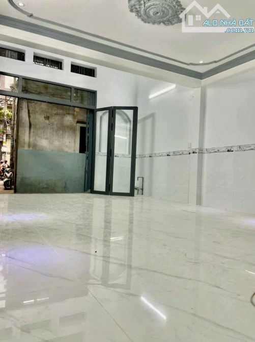 NHÀ VỊ TRÍ ĐẸP GIÁP TÂN PHÚ DIỆN TÍCH TO GIÁ RẺ 3 TẦNG 60M2. SỔ A4 HOÀN CÔNG ĐỦ. BHHA, - 1