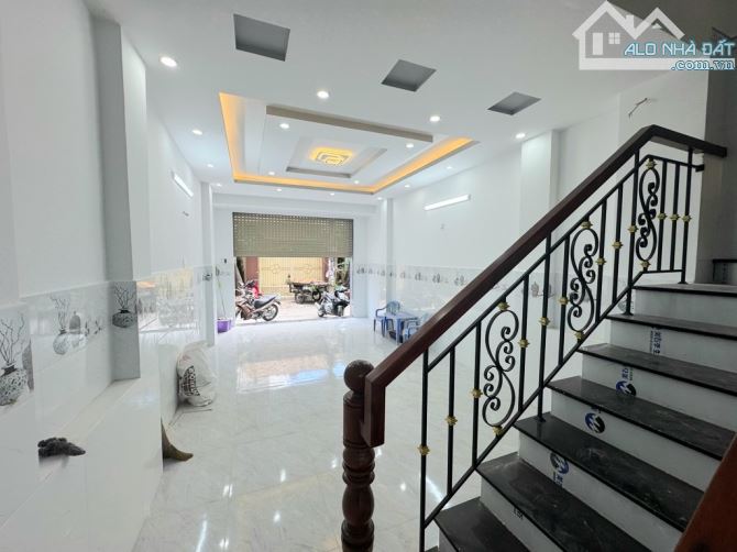 NHÀ ĐẸP MỚI XÂY  XONG NGAY TRẦN THỦ ĐỘ 3 TẦNG NHỈNH 6 TỶ - 1