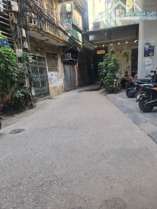 SIÊU PHẨM HOÀNG CẦU - Ô TÔ TRÁNH - SỔ 70M2 - THÁNG MÁY - MẶT TIỀN 4M - 1
