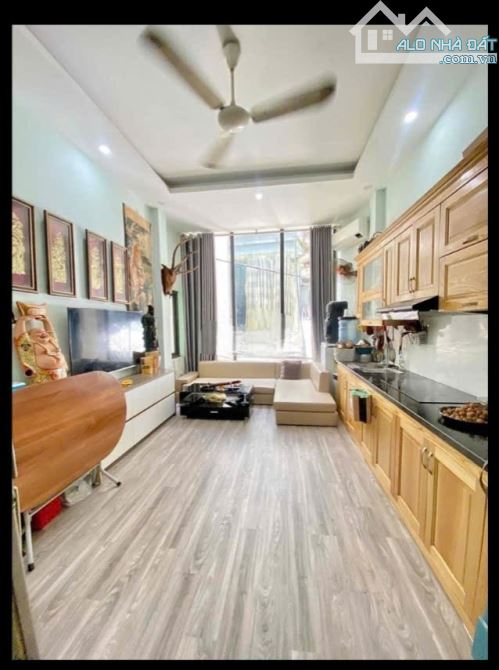 Cho thuê nhà ngõ kinh doanh phố Nguyễn Cao Hai Bà Trưng 30m x 4 tầng, giá 12tr/tháng - 1