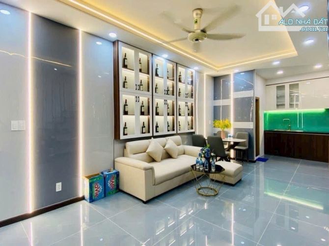 Bán nhà Gò vấp, gần ngã ba Phan Văn Trị, phường 11, 4x9m, 3 tầng, giá 5.96 tỷ - 1