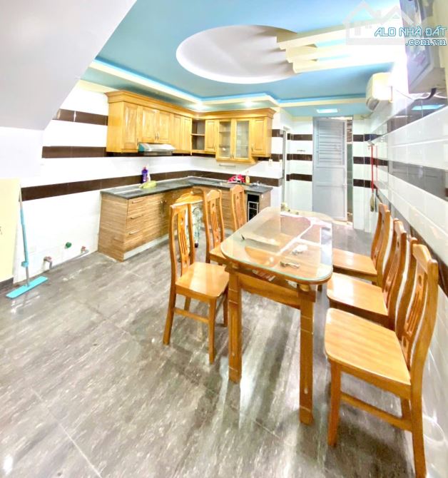 Lô 22 Lê Hồng Phong - hơn 9 Tỷ - 60m2 - 5 Tầng - đang cho thuê 15tr - 1
