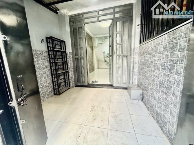 NHÀ 3 TẦNG BTCT💥40M2 CN💥 - THÍCH QUẢNG ĐỨC - PHÚ NHUẬN - 4 PHÒNG NGỦ - CHỈ NHỈNH 5 TỶ. - 1