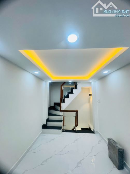 Bán nhà mặt tiền đường Nhật Tảo Quận 10 dt( 3 x 13m) giá 10.8 tỷ - 12