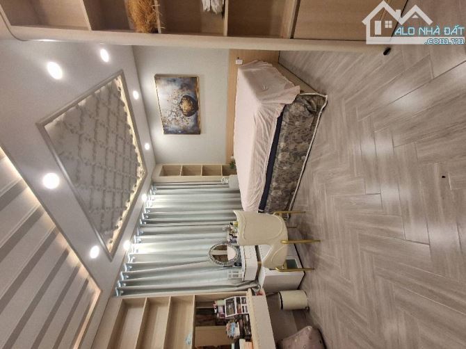 SIÊU PHẨM NHÀ PHỐ HIỆN ĐẠI FULL NỘI THẤT XỊN - 3 TẦNG - 5.5M x 15 M - CHỈ 8.TỶ7 76m2 - 12