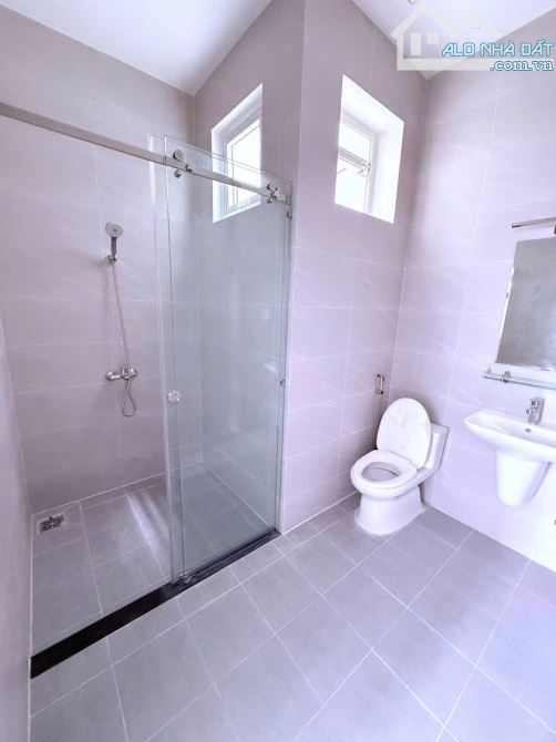 CHO THUÊ hoặc BÁN BIỆT THỰ 3 TẦNG 422m2 MẶT TIỀN ĐƯỜNG NGUYỄN VĂN LƯU (1B) KDC NAM LONG - 13