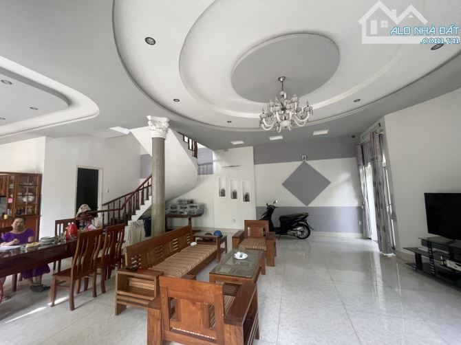 Bán gấp nhà lô Góc 2MT VÕ DUY NINH , Sơn Trà, 159m2, 3tầng,Ngang  8,8m. Giá bán 16.9tỷ - 2