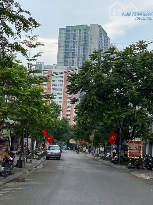 BÁN NHÀ MỸ ĐÌNH 5 TẦNG - 6.8 TỶ - TRUNG TÂM MỸ ĐÌNH - NỘI THẤT SANG XỊN - NHÀ DÂN XÂY - 2