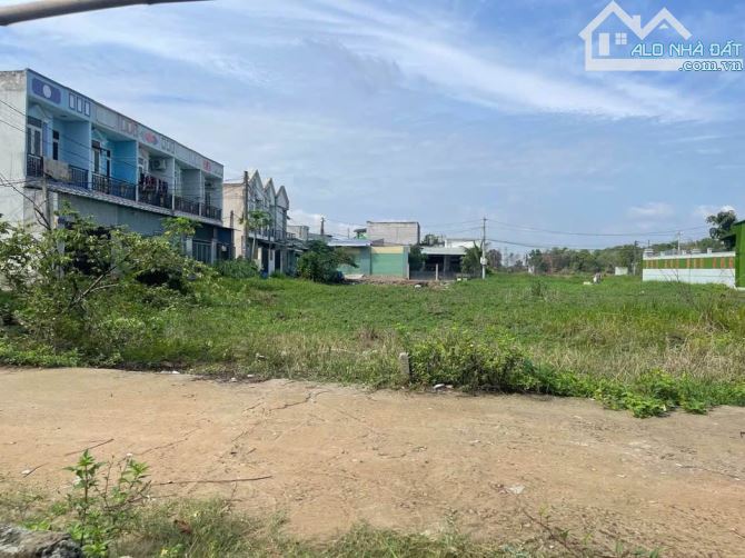 chủ kẹt tiền bán gấp lô đất gần chợ mỹ hạnh nam - 140m2- giá chỉ 1 tỷ 180 triệu - - 2