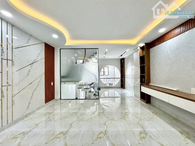 Bán nhà đẹp tặng full nội thất - Thống Nhất - Ngã 4 Xóm Mới - HxH thông - 5 tầng 4PN - 2