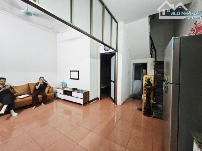 Bán nhà 3 tầng cũ Nguyên Xá 125m x 12.5m MT, gần trục chính. Khách chia lô, CHDV dòng tiền - 2