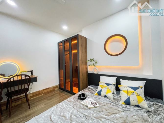 Chỉ 28 tỷ - 160m2 Trần Hưng Đạo 10x16m 6 tầng thang máy 38 phòng ~ 2 tỷ / năm đầu tư - 2