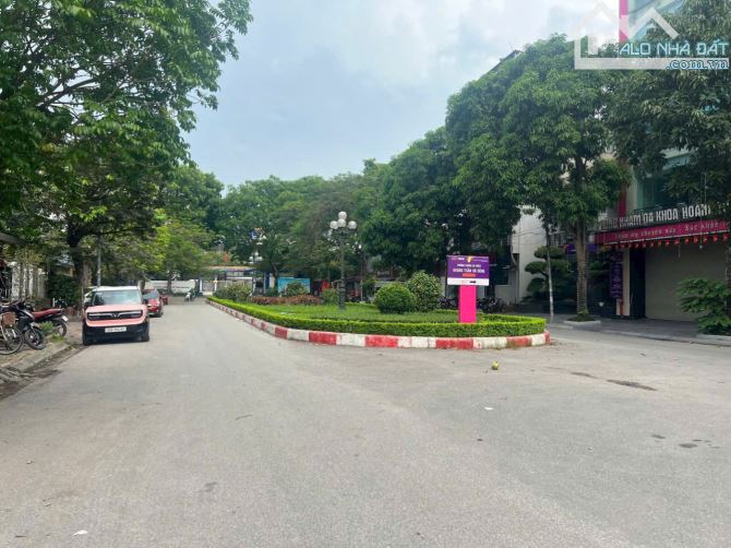 Cần bán Siêu biệt thự tại Hồ Văn Quán. DT: 210m. Gía 79 tỷ có TL. - 2