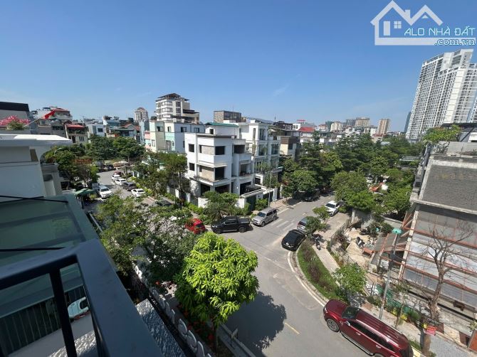 Bán biệt thự VIP phố Trường Chinh, lô góc, vỉa hè, gara, ô tô tránh, KD + an sinh tốt - 2