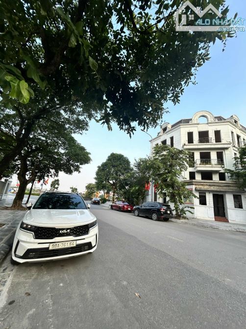 Thanh Khoản gấp nhà phố nguyên căn 4 tầng 90m2 mtien 6m đường nhựa 11m gần hồ Gia Lâm - 2