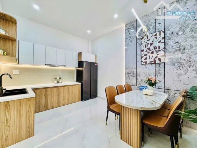 Chủ cần bán nhà 48m2 Lê Trực xây 1 trệt 2 lầu. Hẻm 4m hơn, sổ hồng hoàn công. Giá 2 tỷ 350 - 2